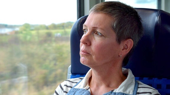 Mindestens ein Wochenende im Monat fährt Ines nach Trassenheide auf Usedom zu ihrem Mann. Der Krebs macht ihr immer wieder Angst.