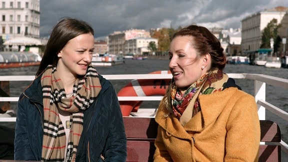 Maria Luise von Preußen im Gespräch mit Nika Demchenko auf den Kanälen in St.Petersburg