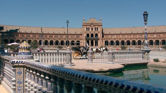 Blick auf die Plaza de España in Sevilla.
