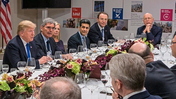 Dinner-Tafel mit Donald Trump, Prof. Klaus Schwab und Europas Wirtschaftselite beim Weltwirtschaftsforum in Davos 2018.