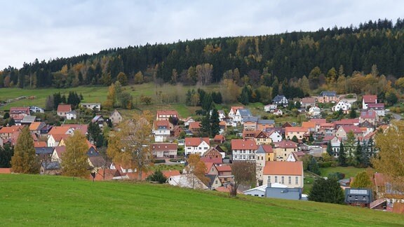 Ganz nah am Rennsteig liegt Rotterode: auf 550 Höhenmetern, eingebettet in gemütliche Landschaft des Thüringer Waldes. 