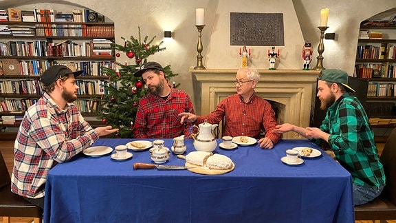 Tom Pauls und seine Söhne Felix, Maximilian und Konstantin plaudern über amüsante Geheimnisse und weihnachtlichen Rituale.