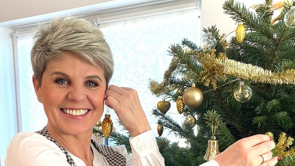 Bei Country-Sängerin Linda Feller wird es in der Adventszeit goldig.
