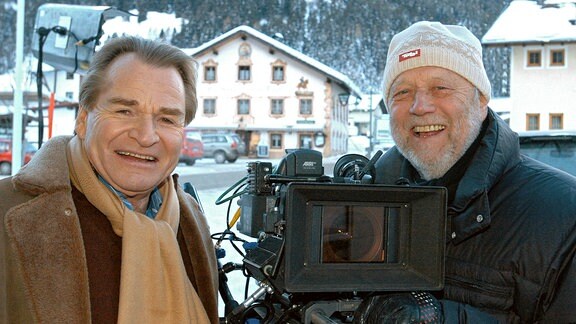 Regisseur Joseph Vilsmaier (re.) und Hauptdarsteller Fritz Wepper (Robert Lahnstein).