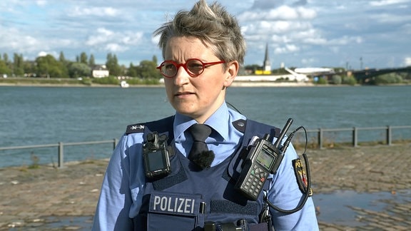 Diana Gläßer von der Polizei Mainz berichtet, wo es im Polizeialltag Diskriminierungen gibt.