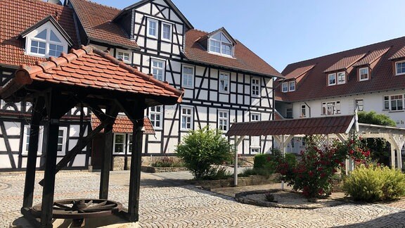 Die Furthmühle gehörte früher zum Kloster Volkenroda und ist heute Hotel und Gaststätte.