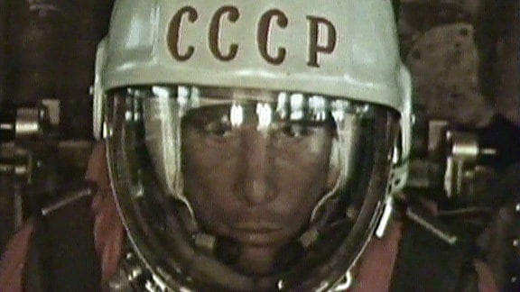 1961 schickte die Sowjetunion den ersten Menschen ins Weltall, den Kosmonauten Juri Alexejewitsch Gagarin.