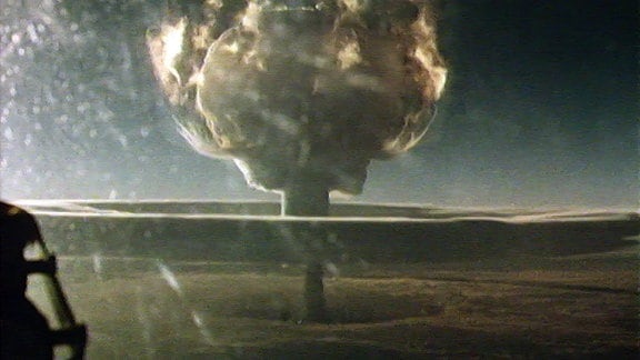 Explosion auf einem sowjetischen Testgelände auf Novaja Semlja, 1961: Mit einer Sprengkraft von 50 Megatonnen war die Zar-Bombe die größte jemals gezündete Wasserstoffbombe der Welt.