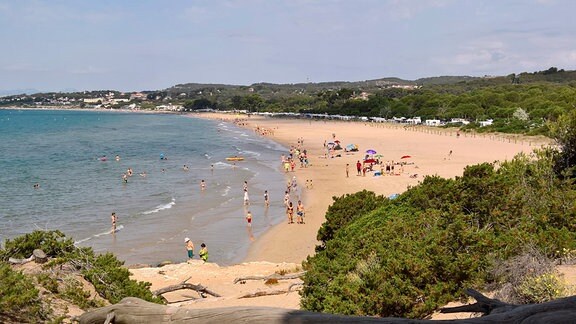 Blick auf den Platja Llarga - den langen Strand - von Tarragona.