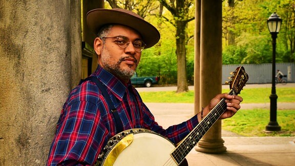 Dom Flemons neues Album heisst „Traveling wildfire“ (Smithsonian Folkways Recordings)