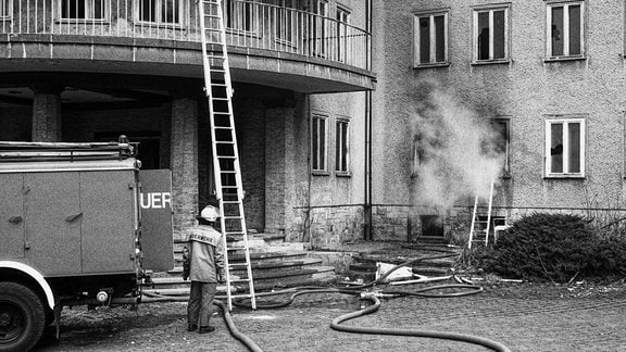 Durch Vandalismus kam es in den 90er Jahren oft zu Feuerwehr-Einsätzen am leerstehenden Heckert-Heim.