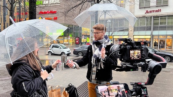 Im Interview Reporter Jonas Juckeland mit Annabell aus Leipzig