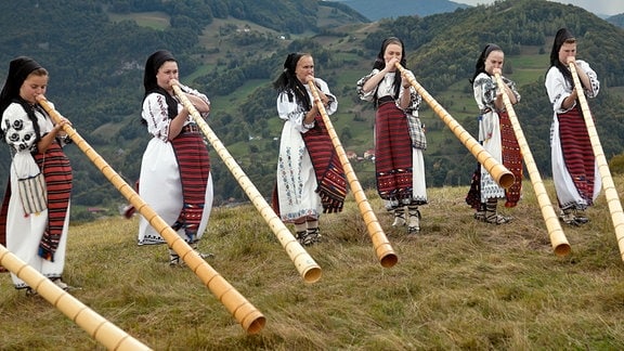 Das Tulnic-Ensemble von Apuseni: Früher wurde mit dem Tulnic von Berg zu Berg kommuniziert, heute droht die Tradition auszusterben.