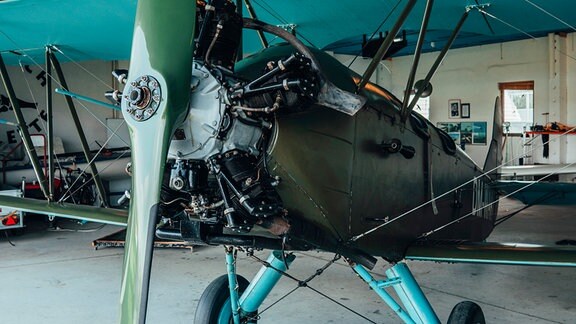 PO-2 im Hangar Roitzschjora Löbnitz, Sternmotor mit 120 PS