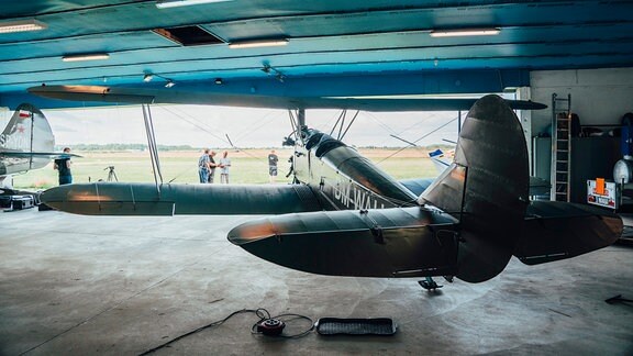 PO-2 im Hangar Roitzschjora Löbnitz