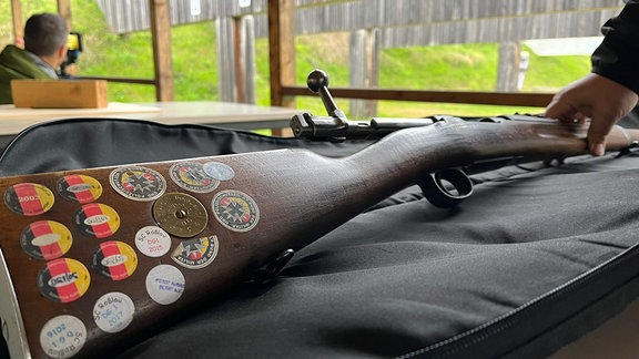 Die Waffe eines Schützen aus dem Schießclub Roßlau 