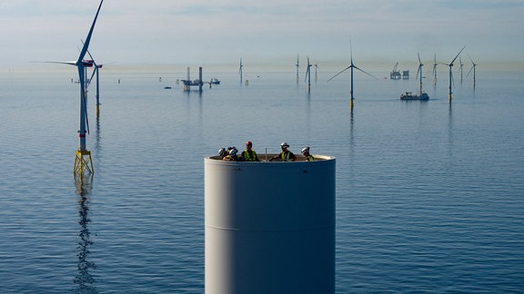 Aufbau des Offshore-Windparks Borkum Riffgrund 2 (Foto ist für beide Teile verwendbar)