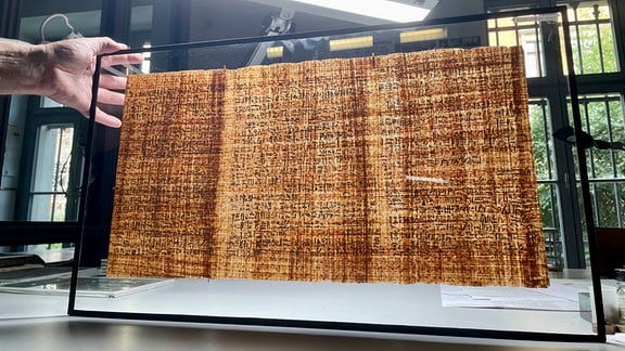 Heute wird das Original des Papyrus Ebers in einem Tresor der Universitätsbibliothek Leipzig aufbewahrt.