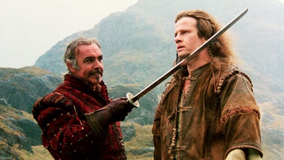 Juan Sánchez Villa-Lobos Ramírez (Sean Connery) weiht den Highlander in die Geheimnisse der Unsterblichen ein.