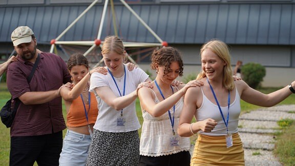 Die Jugend Europäischer Volksgruppen (JEV) feiert 40 Jahre. Jugendliche beim Seminar in Kärnten.