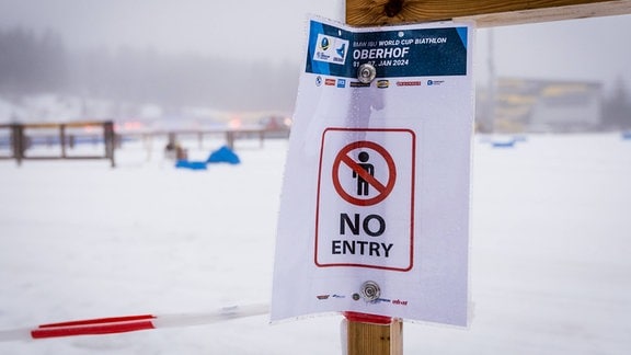 Kein Eingang Schild im Biathlon Stadion in Oberhof