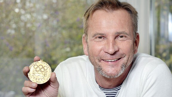 Hans Georg Aschenbach mit der Goldmedaille.
