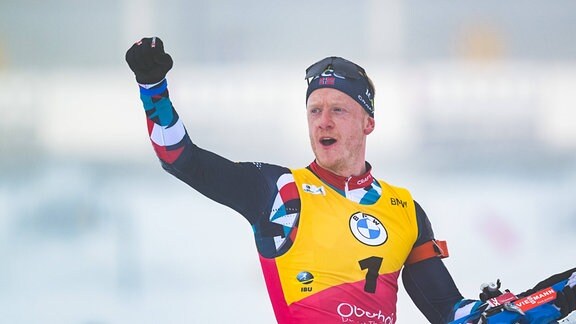 Johannes Thingnes Bö jubelt bei der Biathlon Weltmeisterschaft