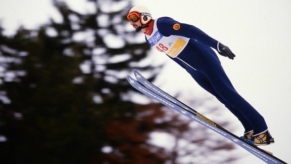 Manfred Deckert 1985 beim Skisprung
