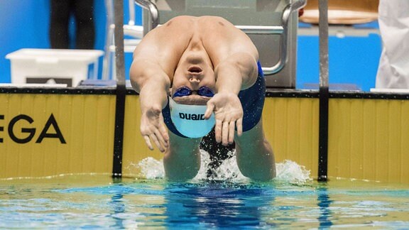 Schwimmer Marek Ulrich im Wasser.