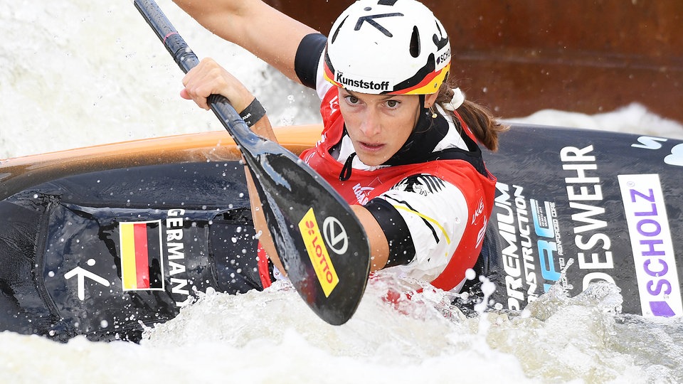 Kanuslalom Funk Und Apel In Markkleeberg Auf Dem Treppchen Mdr De