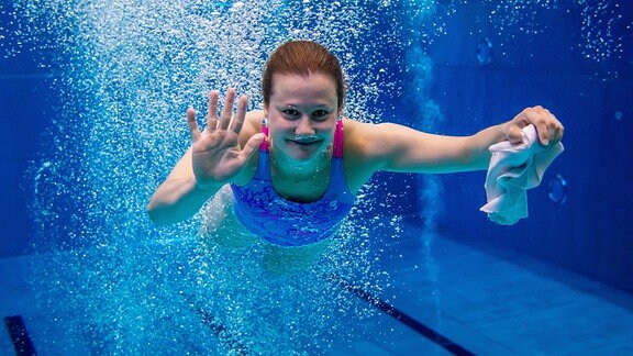 :Training von Wasserspringerin Tina Punzel