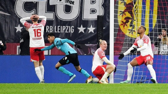 RB Leipzig gegen Bayer Leverkusen - Bundesliga - Tor 2:3 Hincapie (Bayer 04 Leverkusen)
