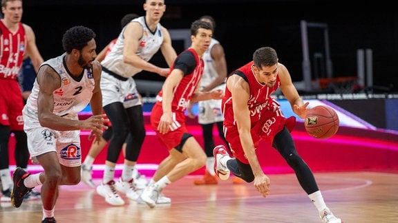 Diego Flaccadori 12 FC Bayern, FC Bayern Basketball vs. Niners Chemnitz, BBL, 10.01.2021 Muenchen Bayern