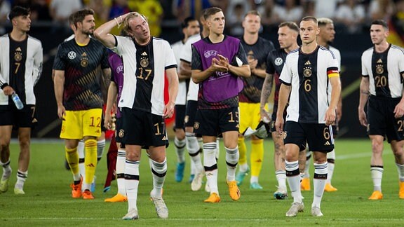 DFB-Spieler enttäuscht nach dem Spiel gegen Kolumbien