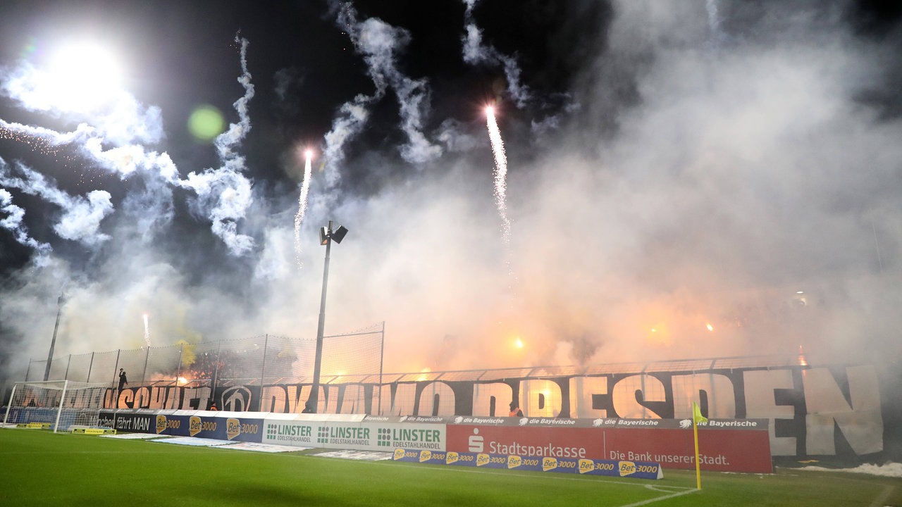 1860 München - Dresden, Pyro & Feuerwerk Ultras Dynamo Dresden in München