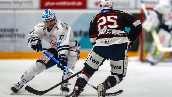 Philipp Mass 25, Ravensburg Towerstars mit Arne Uplegger 77.