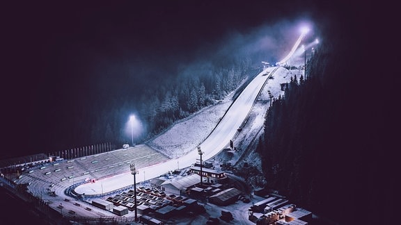 Vogtland Arena mit der Skisprungschanze in Klingenthal