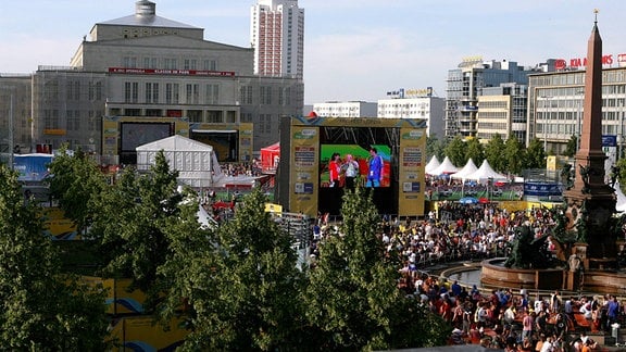 Public Viewing während des Fanfests auf dem Augustusplatz in Leipzig.