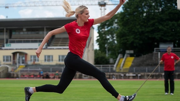 Jenny Elbe im Heinz Steyer Stadium beim anlaufen