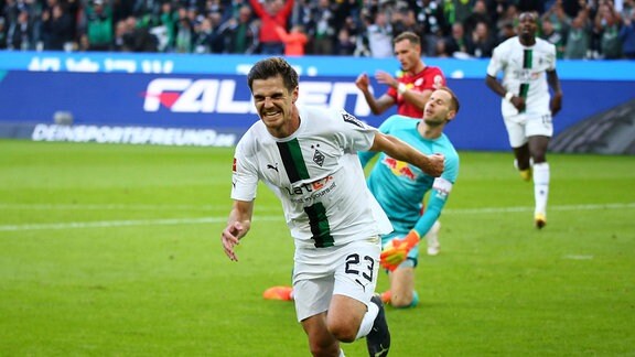 Mönchengladbachs Jonas Hofmann jubelt nach seinem Treffer zum 2:0