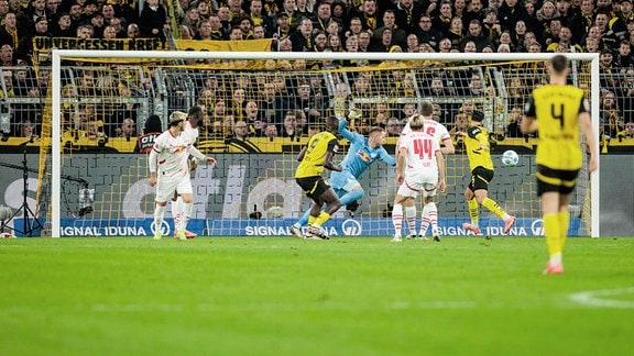 Serhou Guirassy Borussia Dortmund, 9 trifft zum 2:1.