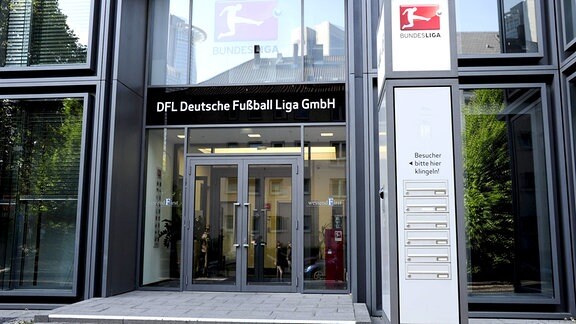 Eingangsportal der DFL in Frankfurt