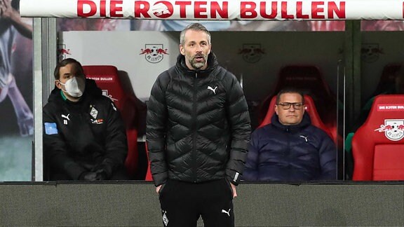 Trainer Marco Rose und Manager Max Eberl (damals M'gladbach) beim Bundesliga-Spiel bei RB Leipzig, Saison 2020-2021 