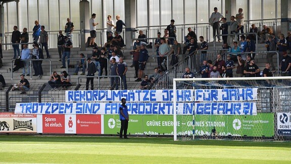 Transparent der Fans von Babelsberg, sie bangen um den Erhalt der Fanprojekte