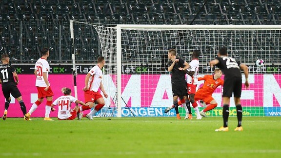 Mönchengladbachs Hannes Wolf trifft zum 1:0