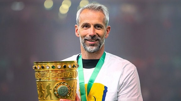 Marco Rose mit Pokal