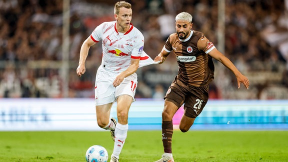 Lukas Klostermann (RB Leipzig, 16), Elias Saad (FC St. Pauli, 26)