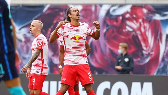 Torschütze Yussuf Poulsen 9, RB Leipzig bejubelt seinen Treffer zum 2:0. 