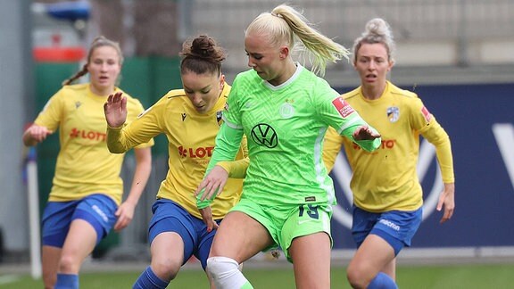 Sofie Svava (VfL Wolfsburg) im Spiel gegen Jena