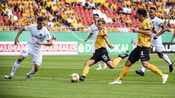 Tor zum 0:1 durch Chris Löwe (Dynamo Dresden) 